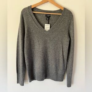 Halogen Gray Dark Heather 100% Cashmere V-Neck Knit Sweater Size Small NWT